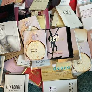 BUNDLE OF 12 HIGH END PERFUME SAMPLES